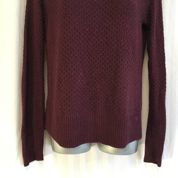 American Eagle Outfitters Womens Size XS Burgandy Red Stretch Sweater Scoop Neck - Picture 5 of 13
